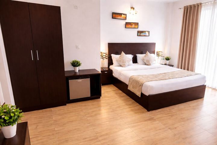 Room 7 of 13