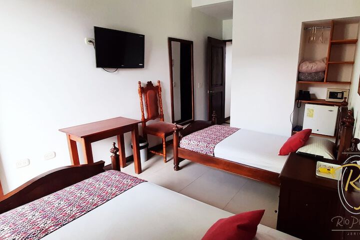 Room 10 of 46
