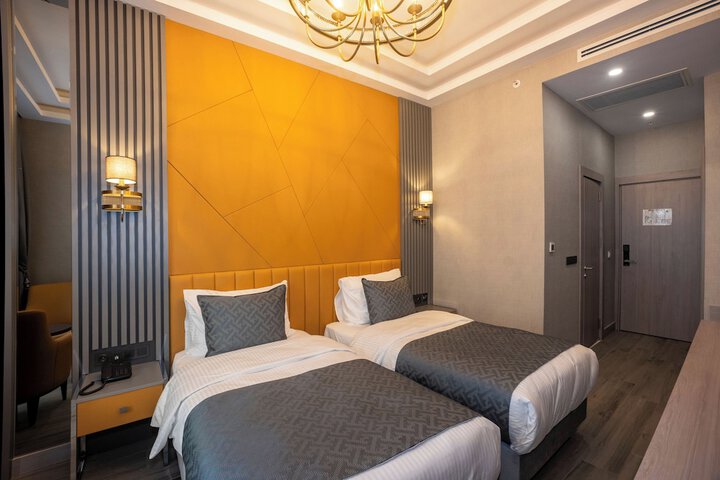 Room 27 of 58