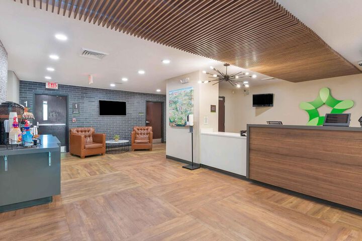 Entrance & Lobby