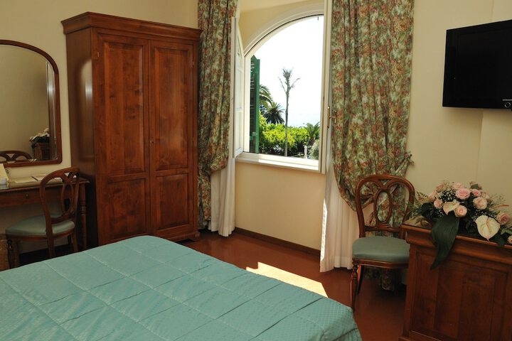 Room 15 of 59
