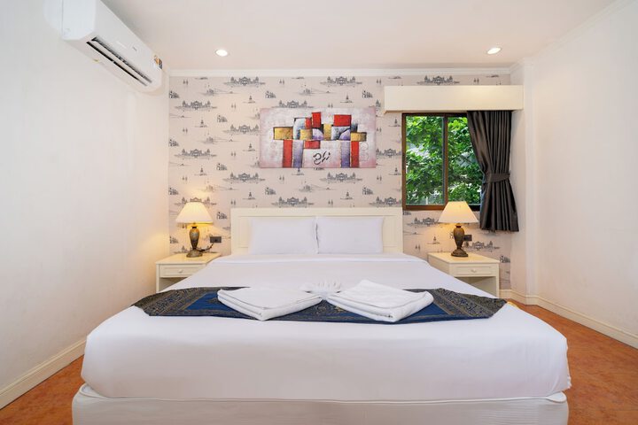 Room 38 of 147