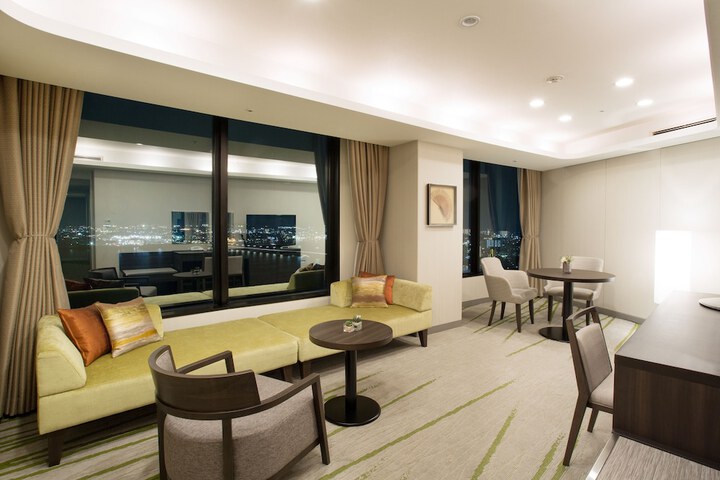 Room 28 of 172