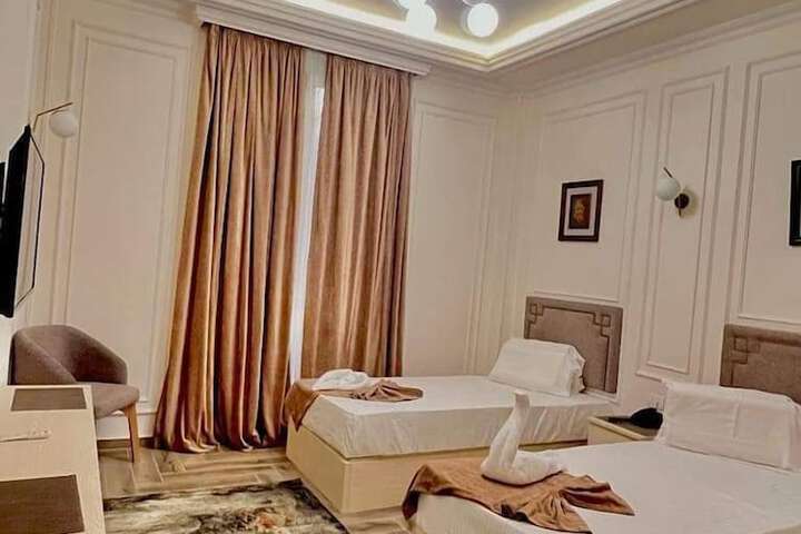 Room 10 of 92