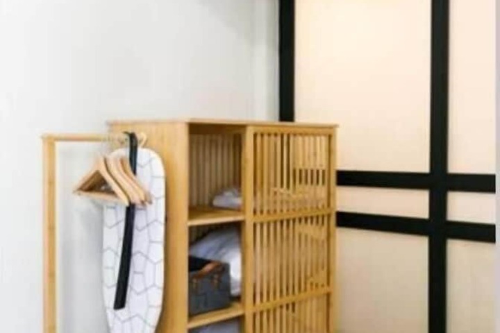 Room 6 of 17
