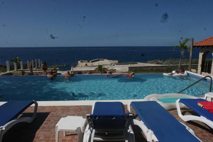 Pool Hotel