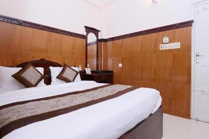 Ascot Hotel