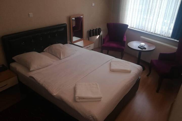 Room 6 of 32
