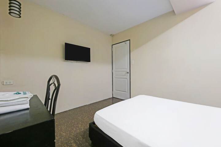 Room 9 of 30