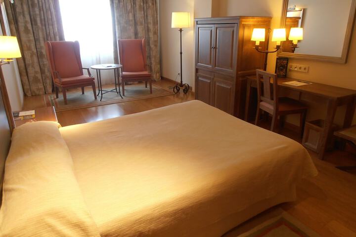 Room 11 of 73