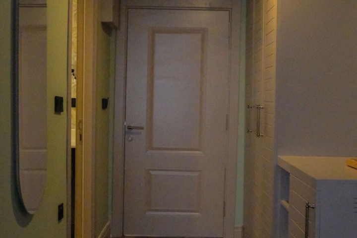 Room 8 of 34