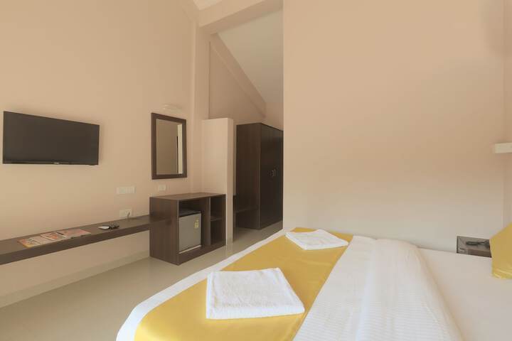 Room 5 of 38