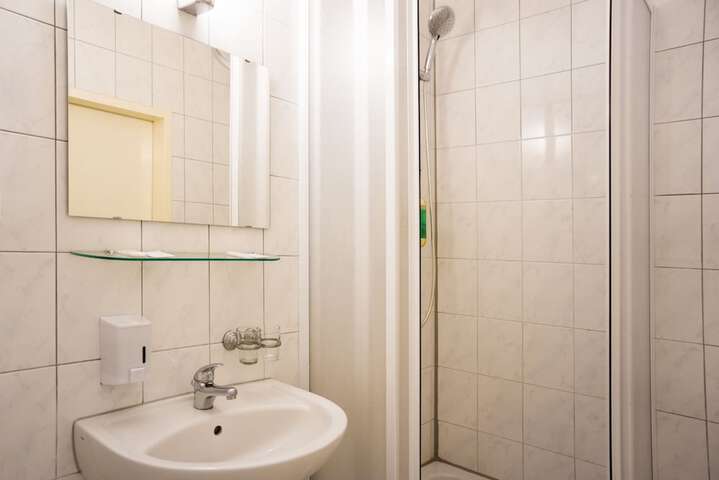 Room 34 of 52