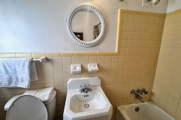 Room 78 of 91