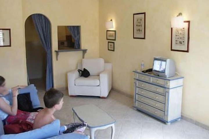 Room 2 of 18