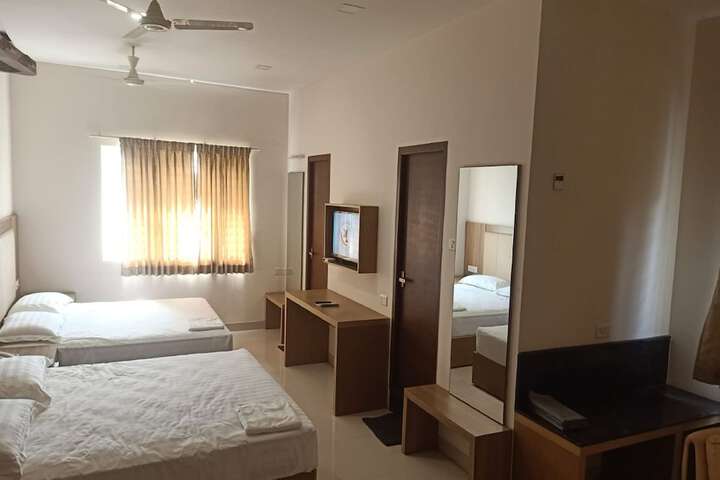 Room 3 of 18