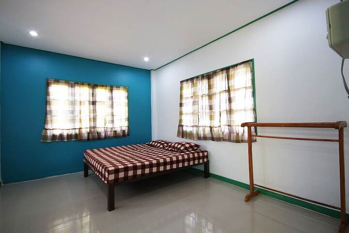 Room 16 of 90