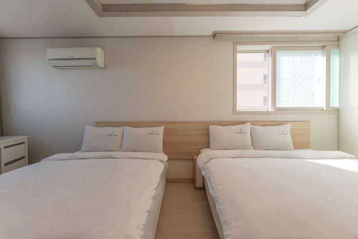 Room 25 of 66
