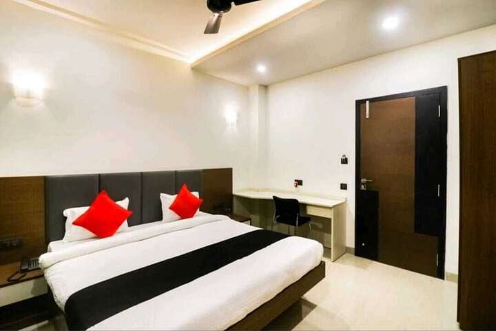 Room 3 of 7