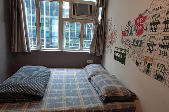 Room 13 of 31