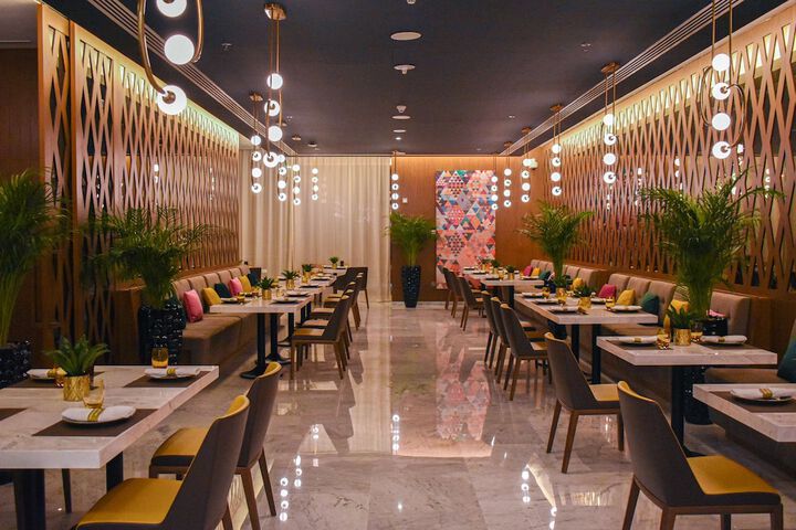 Dining 85 of 98