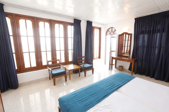 Room 6 of 22