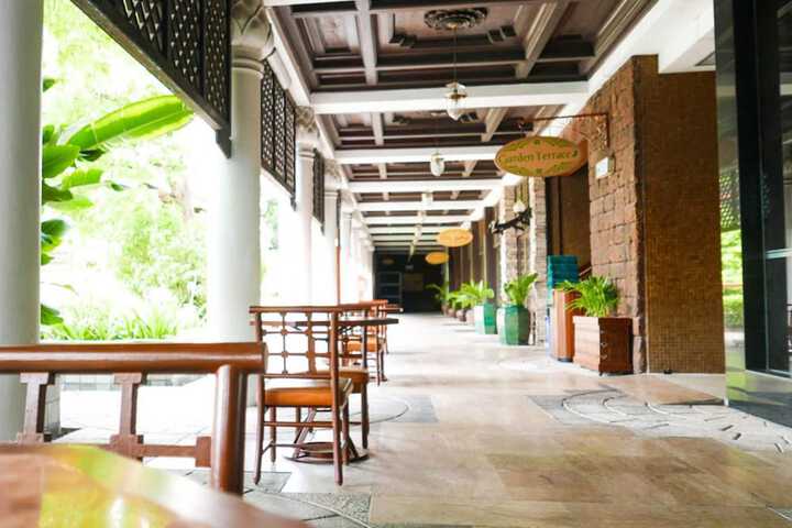 Hotel Exterior 58 of 59