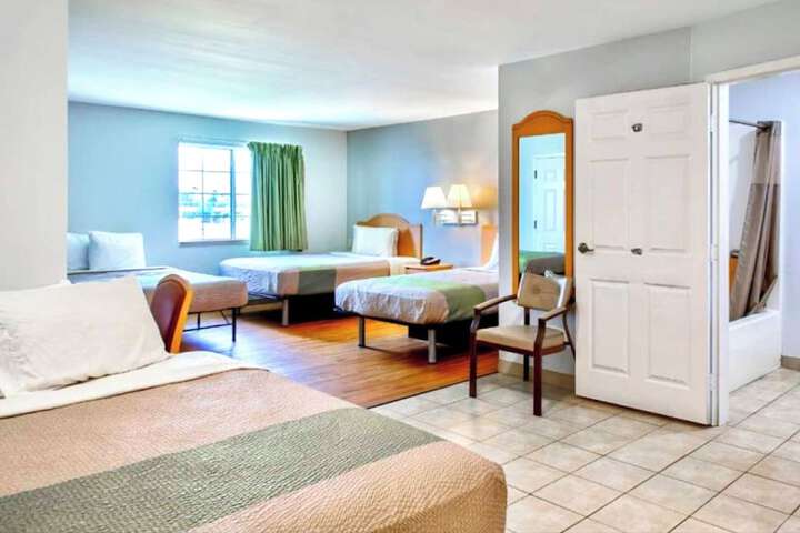 Room 6 of 26