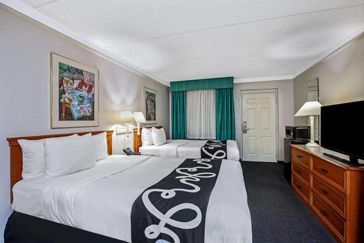 1 King Bed (19 of 26)