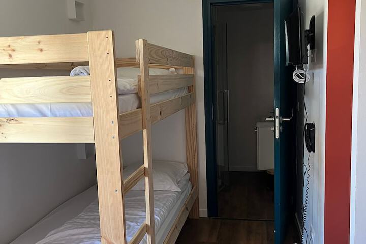 Room 20 of 38