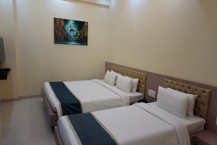 Room 9 of 71