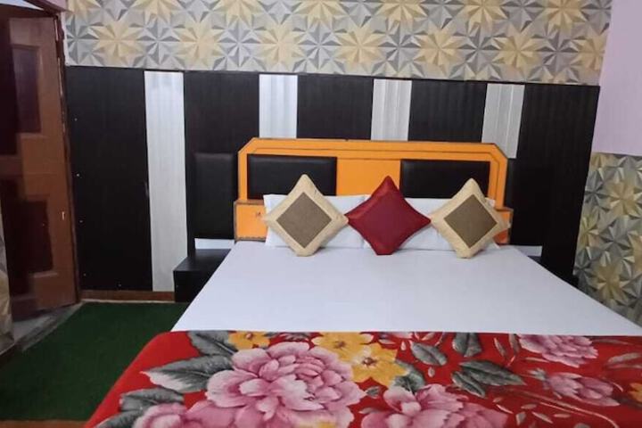 Room 5 of 31