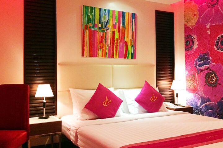 Room 6 of 35