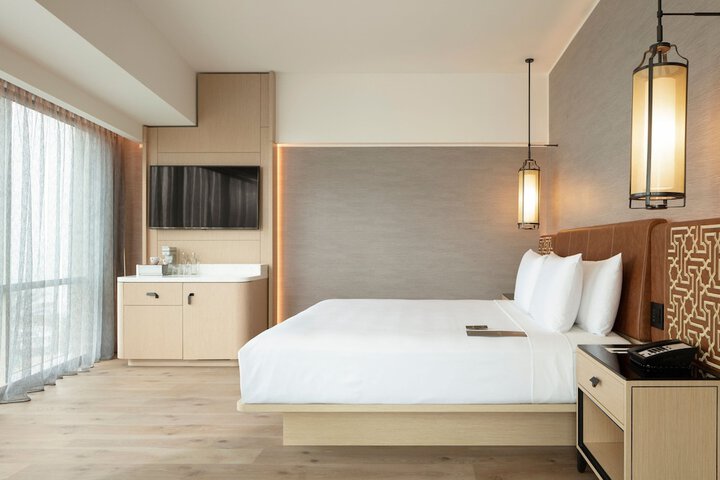 Room 15 of 146
