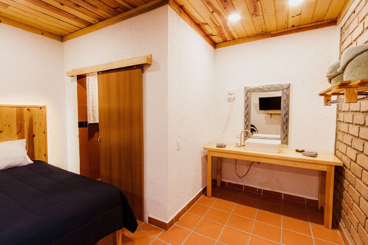 Room 14 of 87