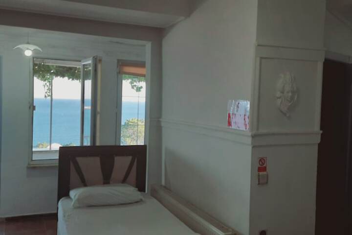 Room 44 of 68
