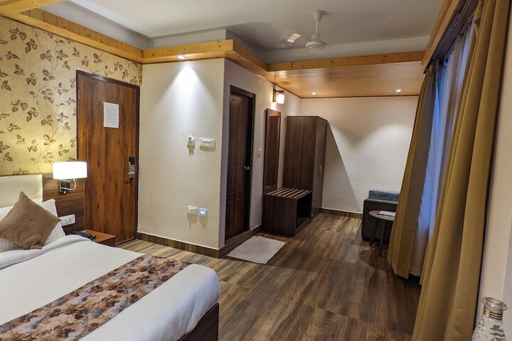 Room 5 of 36