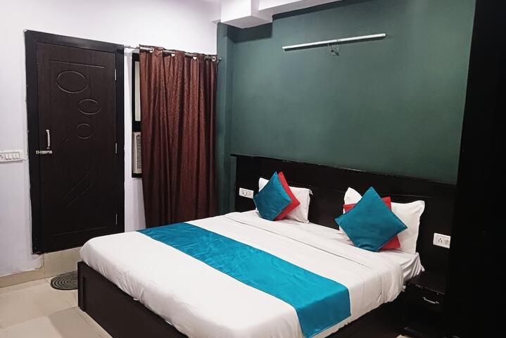 Room 28 of 32