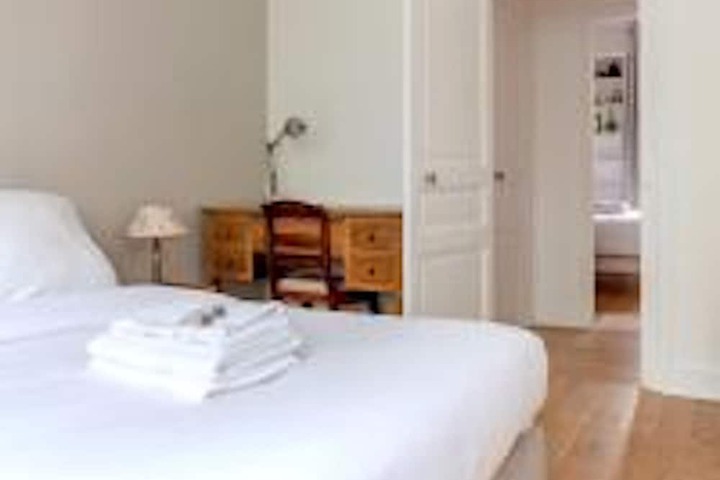 Room 4 of 14