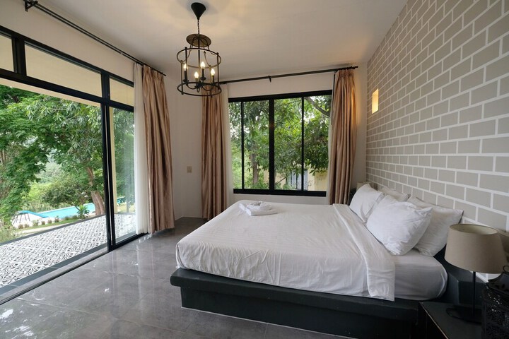 Room 17 of 65