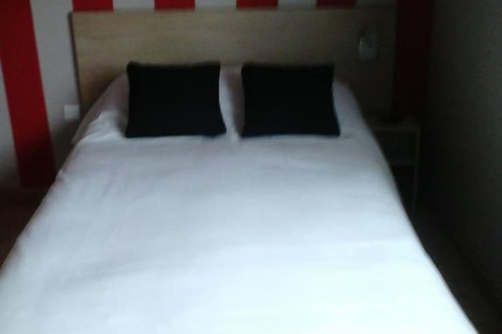 Room 8 of 24