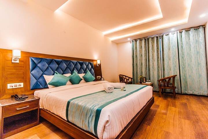 Room 4 of 36