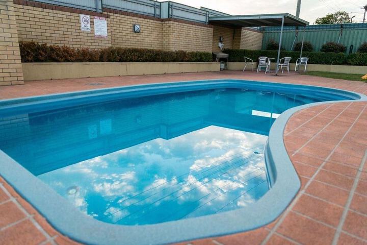 Pool 16 of 26