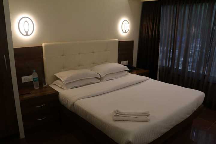 Room 16 of 97