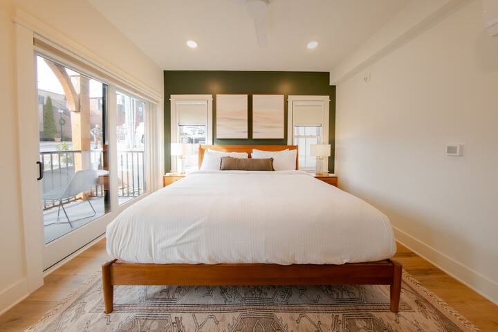 Room 4 of 25