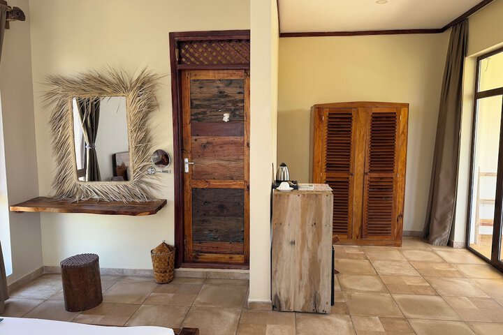 Room 6 of 26