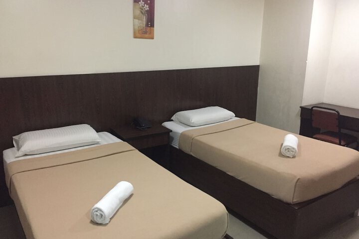 Room 4 of 42