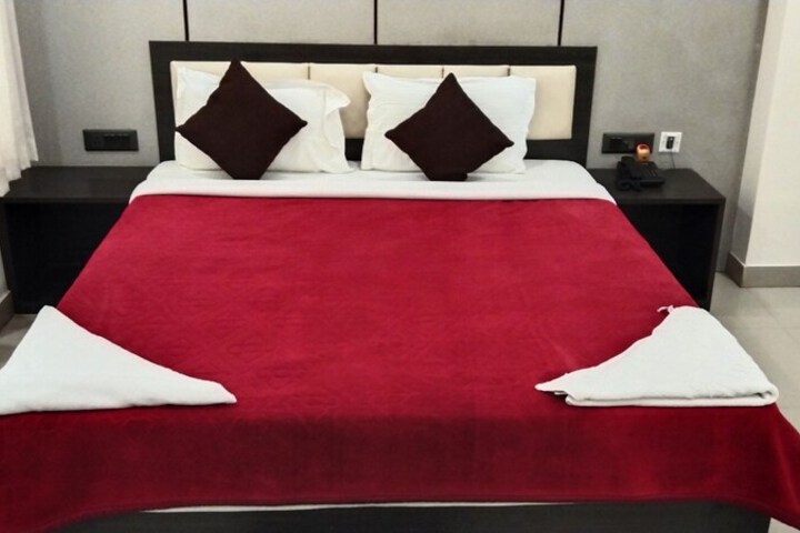 Room 3 of 7