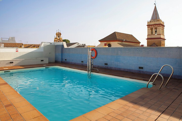 Pool 60 of 82
