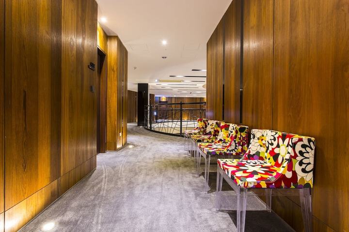 Ballroom/Hall 82 of 89